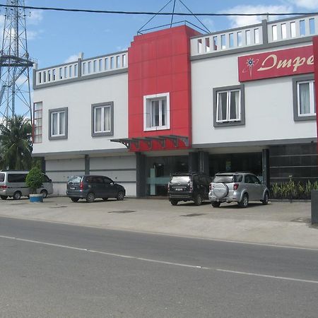 Imperial Hotel Kendari Buitenkant foto