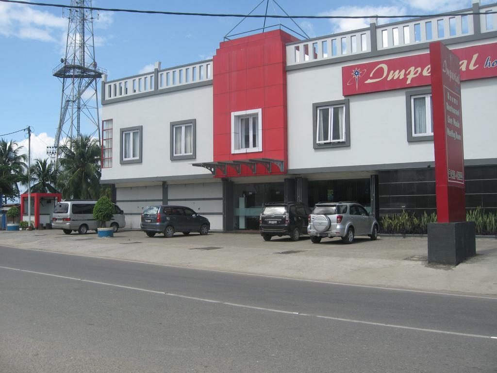 Imperial Hotel Kendari Buitenkant foto